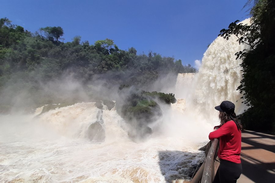 Os Saltos del Monday, prximos a Ciudad del Este, so conhecidos como as Cataratas do Paraguai.