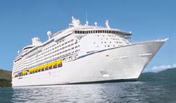 Viso externa do navio de cruzeiro Adventure of the Seas da Royal Caribbean International