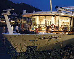 Viso externa do navio de cruzeiro Amalegro da AmaWaterways