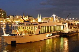 Viso externa do navio de cruzeiro Amaverde da AmaWaterways