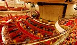 Viso interna do navio de cruzeiro Empress da Pullmantur Cruises