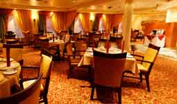Viso interna do navio de cruzeiro Empress da Pullmantur Cruises