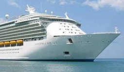 Viso externa do navio de cruzeiro Navigator of the Seas da Royal Caribbean International