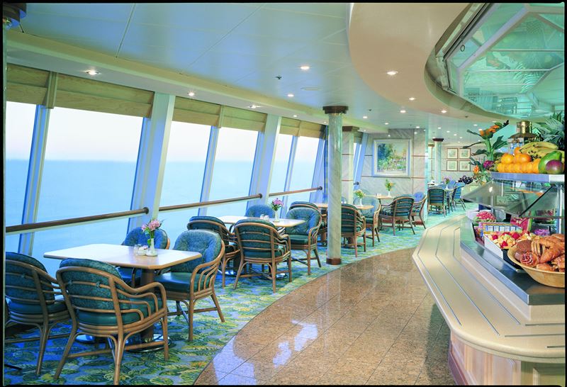 Viso interna do navio de cruzeiro Norwegian Sun da Norwegian Cruise Line