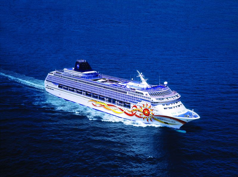 Viso externa do navio de cruzeiro Norwegian Sun da Norwegian Cruise Line