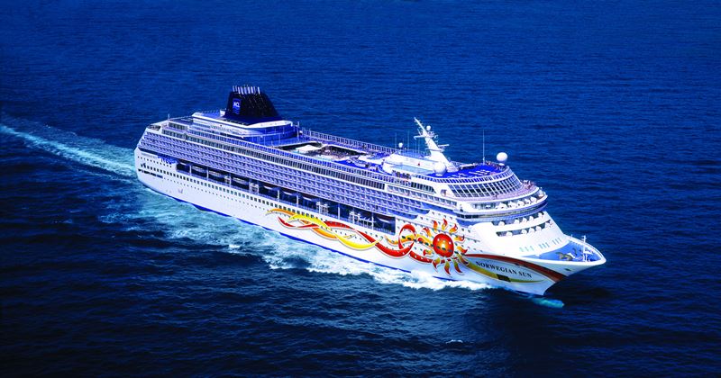 Viso externa do navio de cruzeiro Norwegian Sun da Norwegian Cruise Line