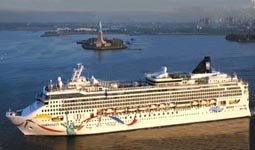 Viso externa do navio de cruzeiro Norwegian Dawn da Norwegian Cruise Line