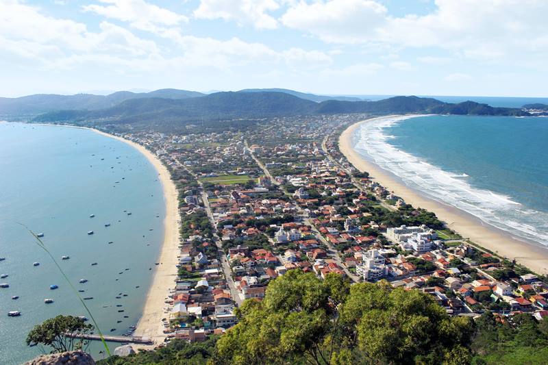 Viajar no feriado de Carnaval para a cidade de Bombinhas - Santa Catarina - Carnaval 2026 em Bombinhas - Parque Natural Municipal do Morro do Macaco - Costa Esmeralda - Litoral Catarinense - Regio Sul - Brasil