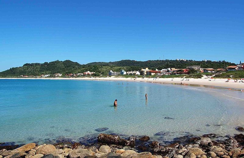 Praia de Quatro Ilhas - Bombinhas - Litoral Norte Catarinense - Costa Esmeralda - Estado de Santa Catarina - Regio Sul - Brasil