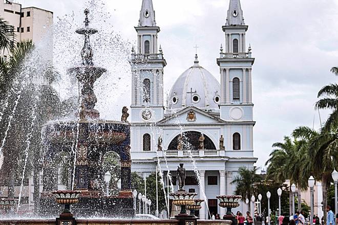Viajar no feriado de Carnaval para a cidade de Campos dos Goytacazes - Estado do Rio de Janeiro - Carnaval 2026 em Campos dos Goytacazes - Chafariz Belga de Campos - Praa das Quatro Jornadas - Praa do Santssimo So Salvador