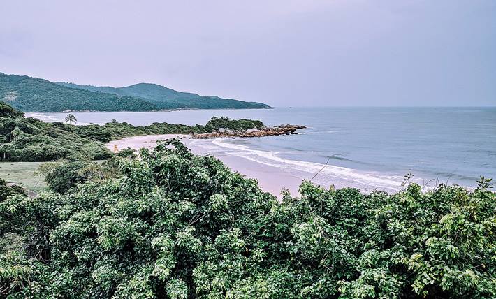 Praia de Palmas - Governador Celso Ramos - Litoral Catarinense - Estado de Santa Catarina - Regio Sul - Brasil