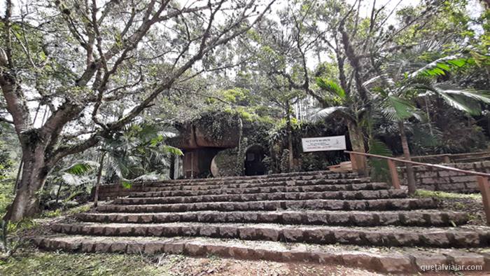 Gruta Nossa Senhora da Sade - Morro de So Miguel - Gravatal - Santa Catarina - Regio Sul - Brasil