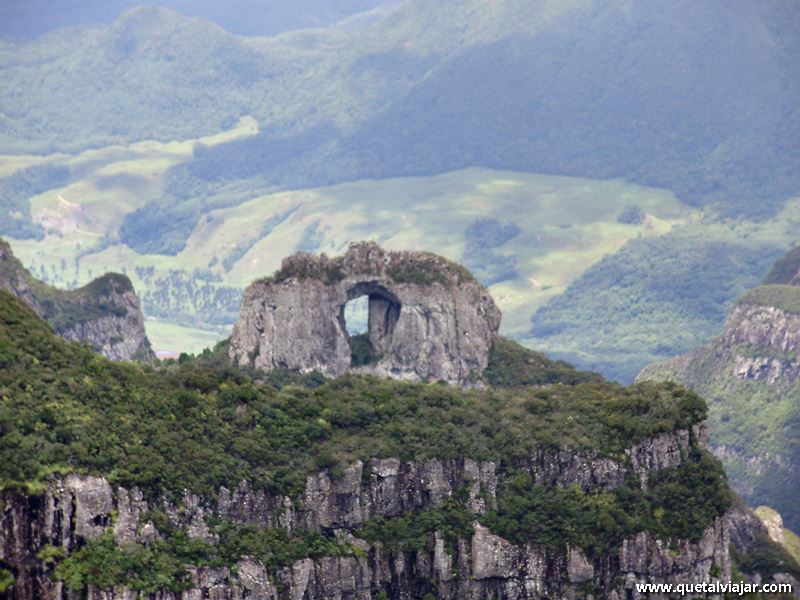 Pedra Furada - Morro da Igreja - Urubici - Serra Catarinense - Santa Catarina - Brasil