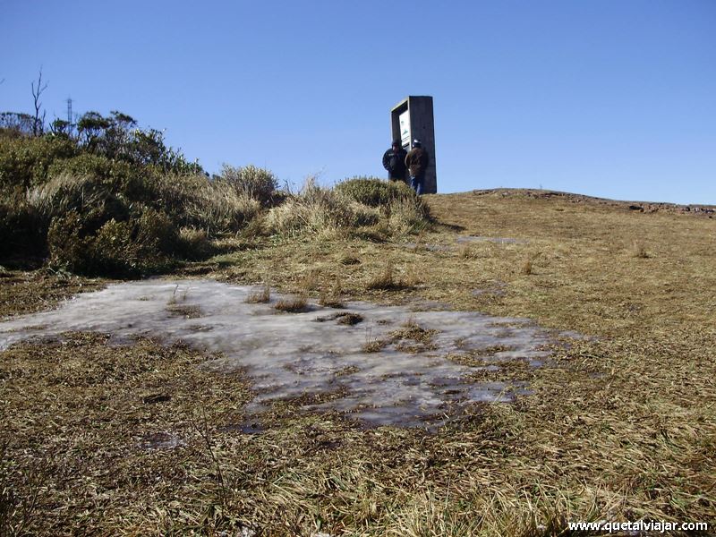 Gelo no topo do Morro da Igreja - Morro da Igreja - Urubici - Serra Catarinense - Santa Catarina - Regio Sul - Brasil