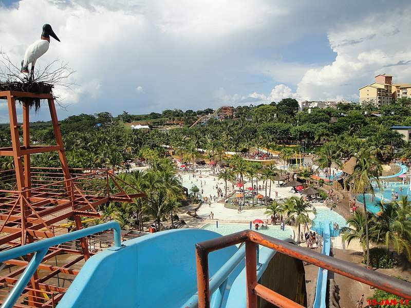 Tobogua de 26 metros de altura das Thermas dos Laranjais, parque aqutico mais visitado na Amrica Latina Olmpia, situado na cidade de Olmpia - SP. Foto: Marco Aurlio Esparza