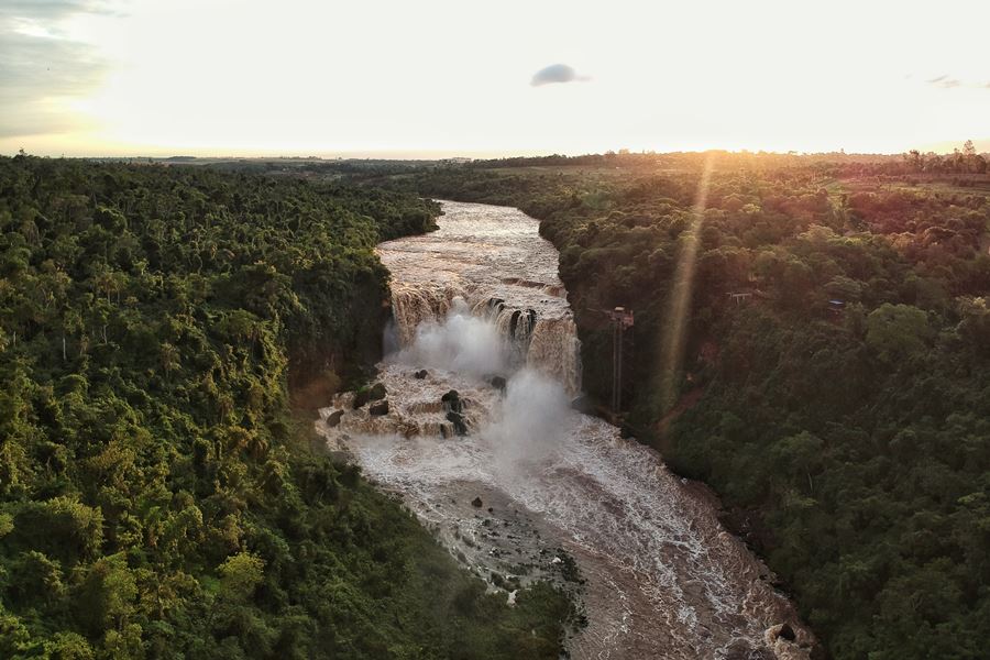 Vista area dos Saltos del Monday, as Cataratas do Paraguai - Foto: Garcia.dennis