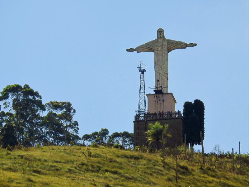 O Cristo Redentor de Poos de Caldas tem 30 metros e foi inaugurado em 1958. Foto: Sturm.