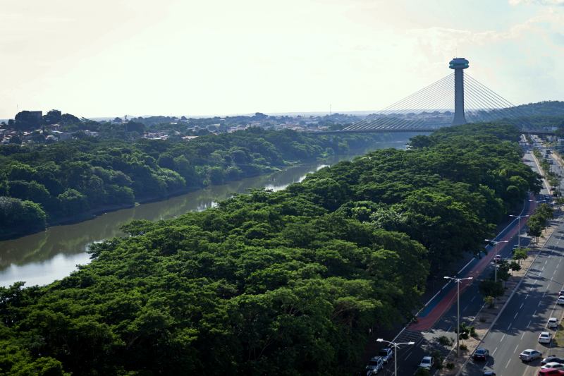 No mirante da Estaiada de Teresina  possvel ter uma viso de 360 graus da Cidade Verde - Foto: Mauricio Pokemon