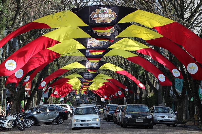 Rua Marechal Floriano Peixoto - Santa Cruz do Sul - Oktoberfest em Santa Cruz do Sul - Rio Grande do Sul - Brasil