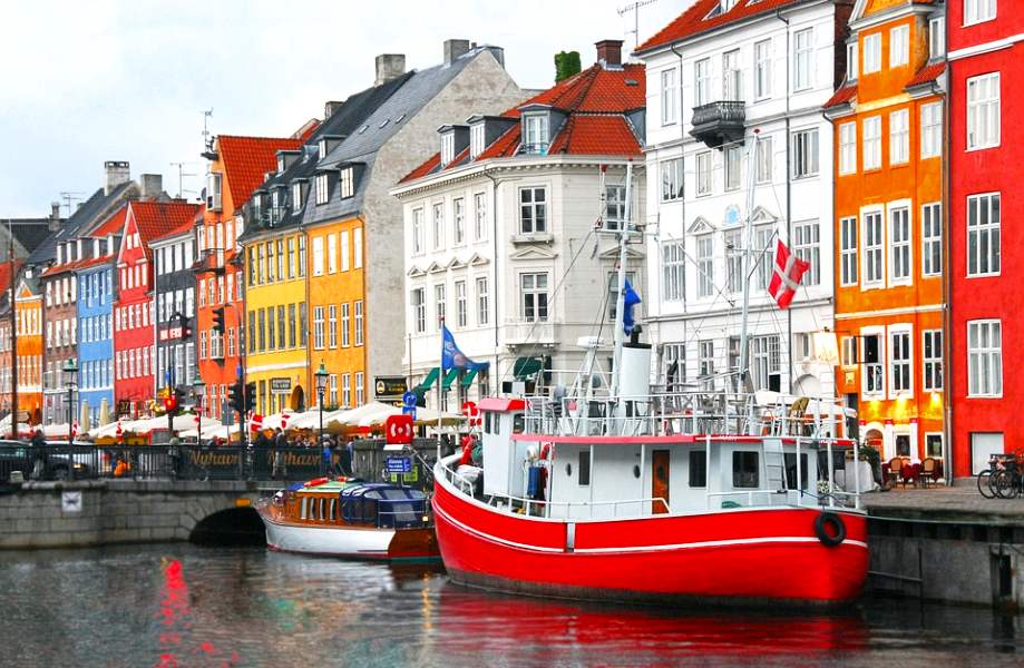 O Nyhavn  uma popular regio turstica da cidade de Copenhague, capital da Dinamarca, pas que liderou o mais recente ndice Global de Trabalho Remoto.